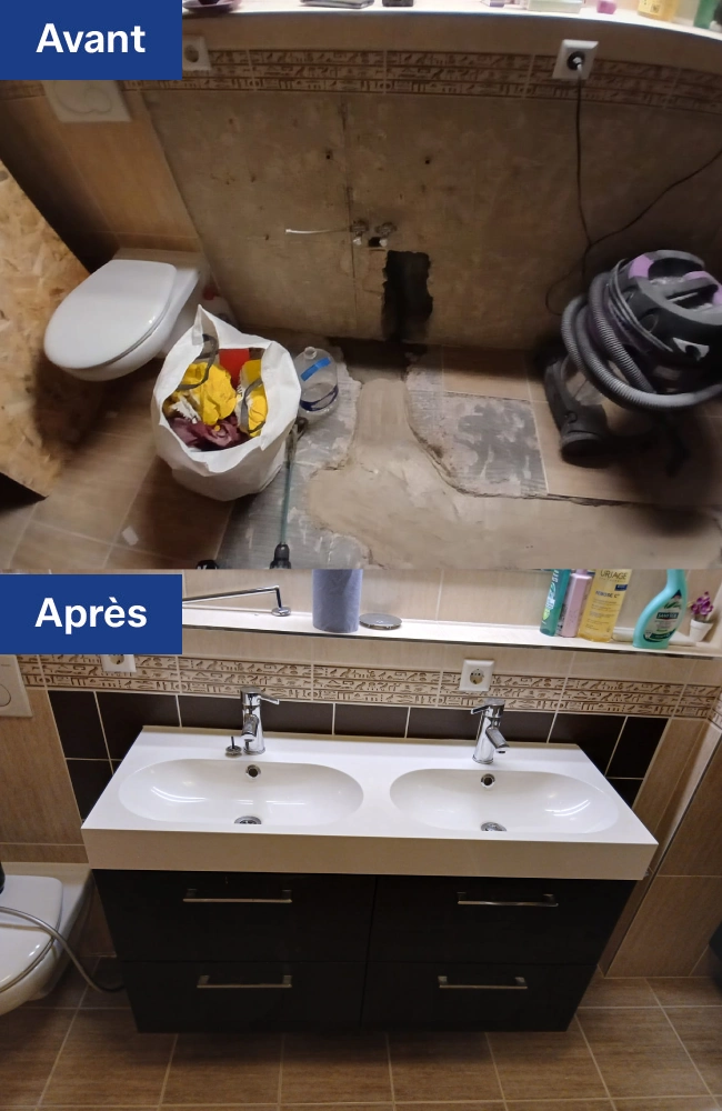 Salle de bain endommagée avant rénovation avec carrelage et meuble vasque à remplacer